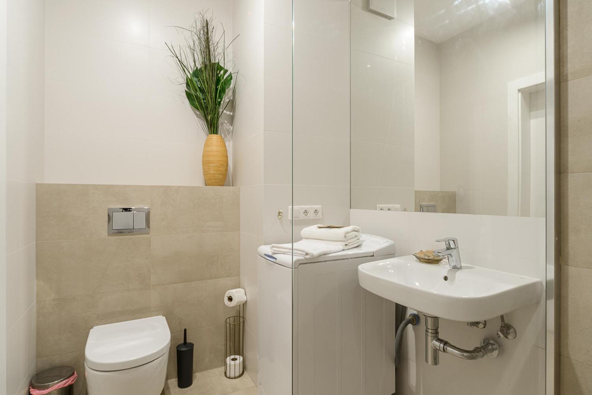 19 Dzielnica Kolejowa P&O Serviced Apartments Varsovia Exterior foto