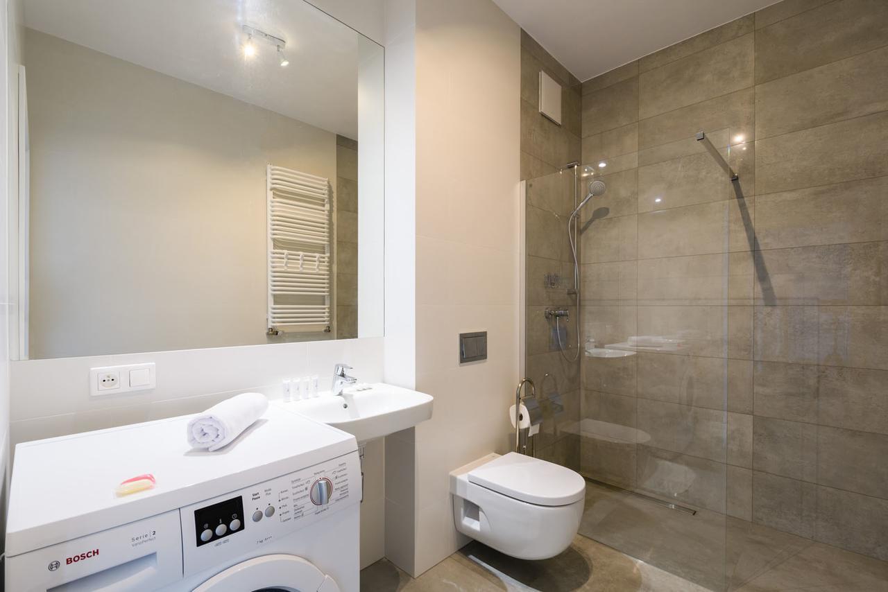 19 Dzielnica Kolejowa P&O Serviced Apartments Varsovia Exterior foto