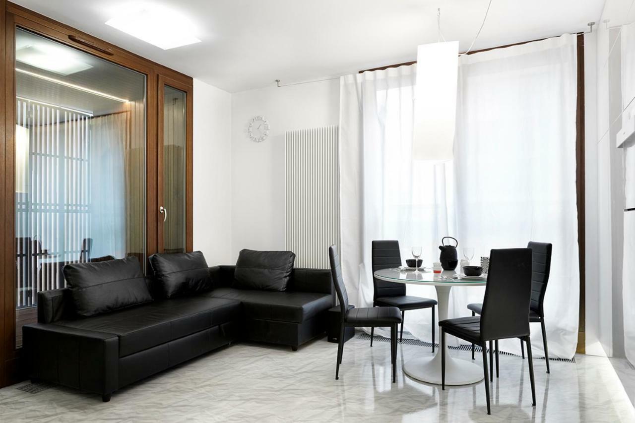 19 Dzielnica Kolejowa P&O Serviced Apartments Varsovia Exterior foto
